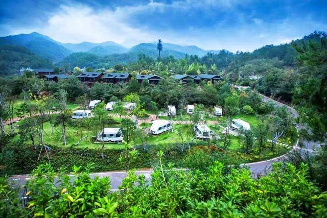 千岛湖36都乡宿度假露营基地,房车基地位于千岛湖旅游新中心姜家镇.