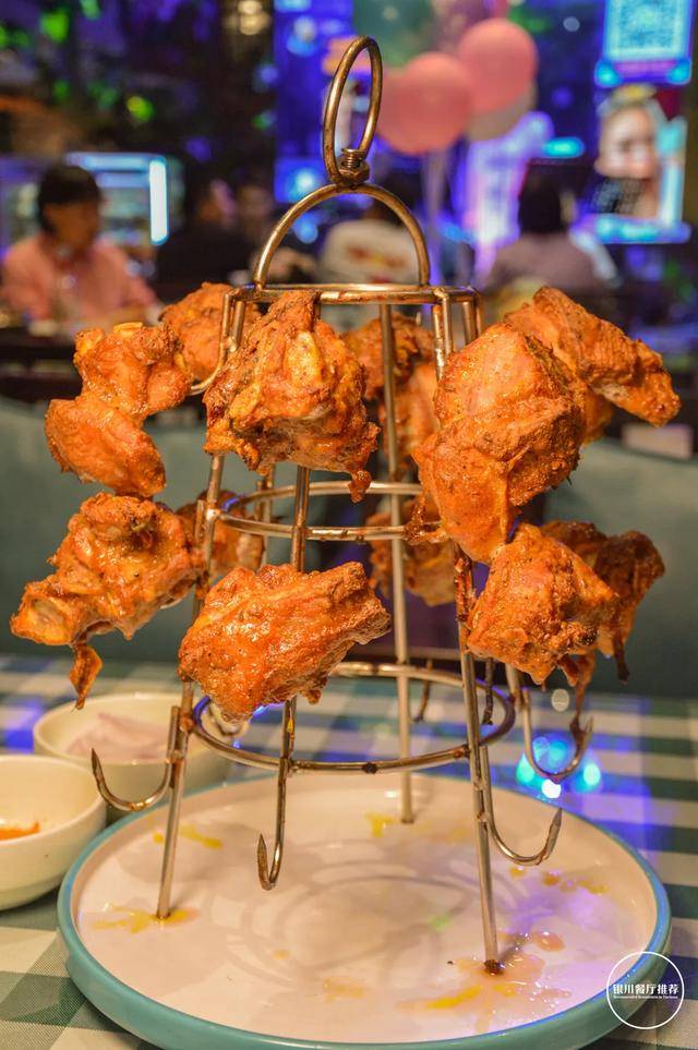 2000公里来的馕坑肉,在银川深巷