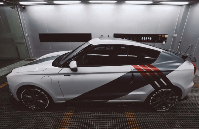 无框车门 飞鱼腰线,近10项驾驶功能,零跑s01成电动小跑新标杆