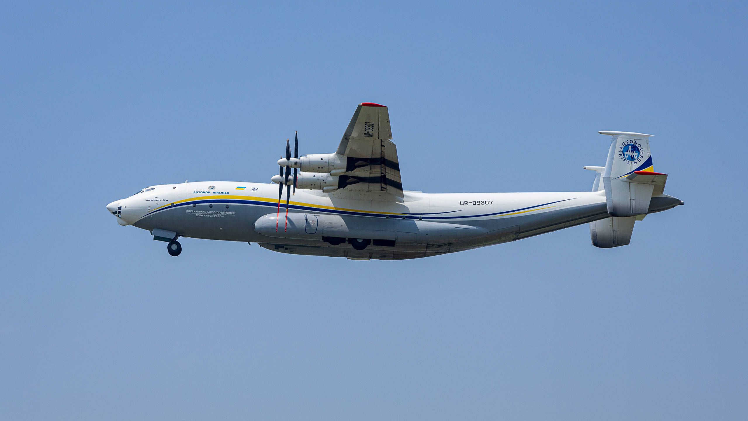 苏俄航空工业最后的荣耀—最大喷气机和最大涡桨机齐聚中国