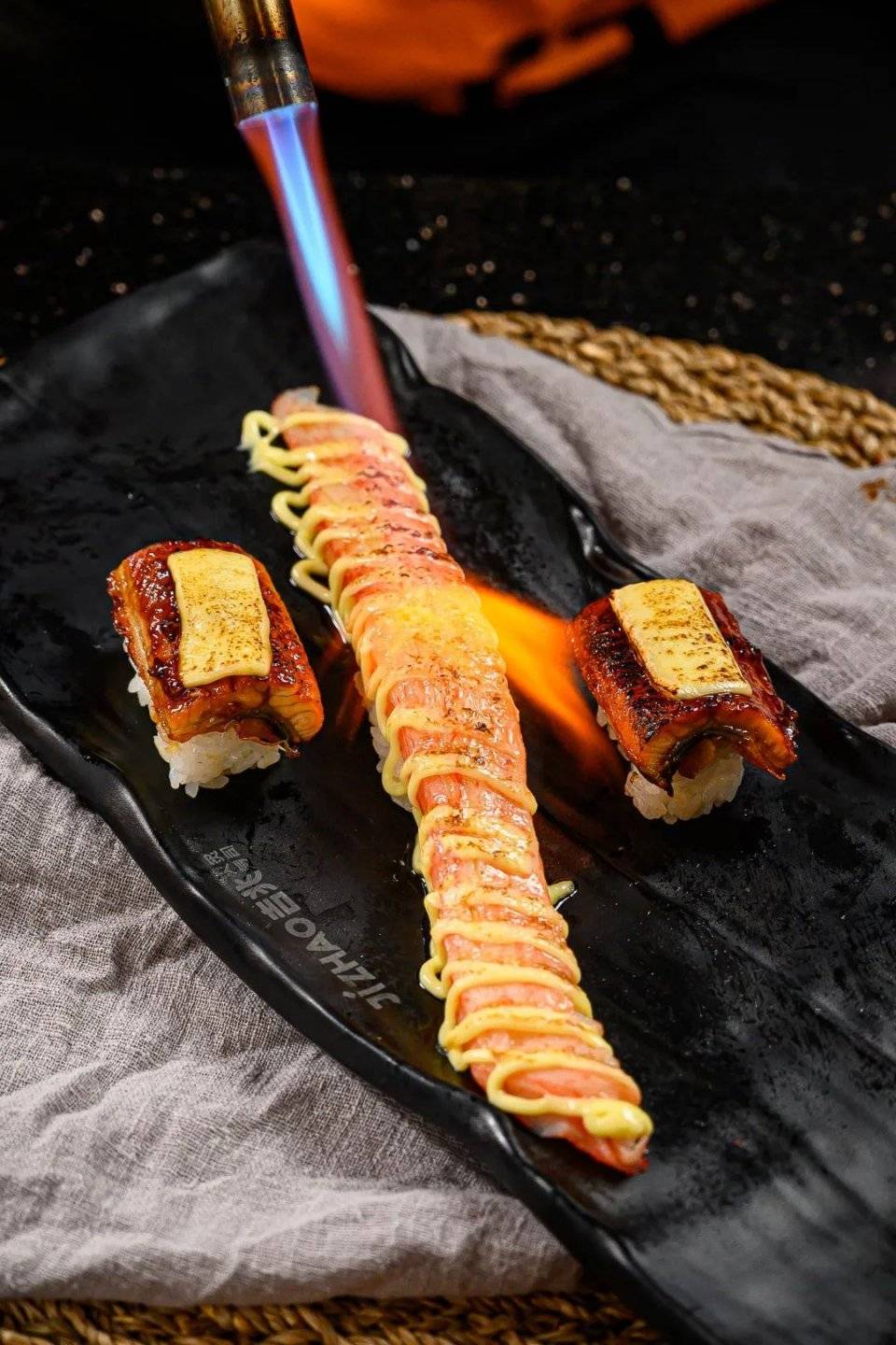 手臂长「蟹棒寿司」,月销120000份,一个管饱