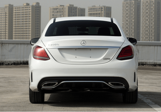 实际终端优惠落地价格:25万左右北京奔驰c200l动感型运动版官方指导价