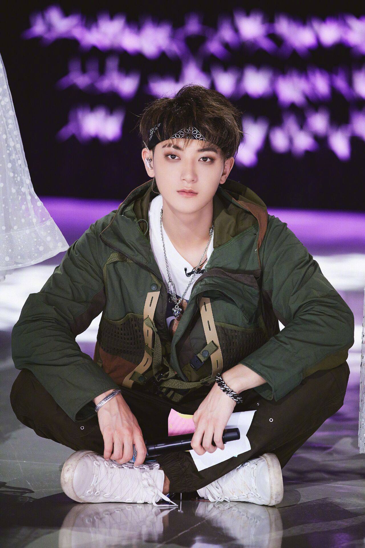 黄子韬造型分享:断眉妆容干净帅气