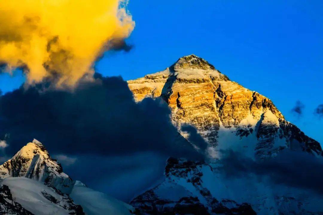 中国"刷新"珠峰高度,珠穆朗玛的魅力究竟有多大?