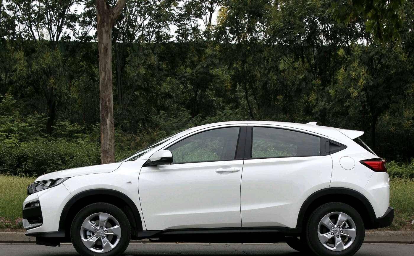 东风本田xrv鲜艳的颜色有干练简洁的感觉