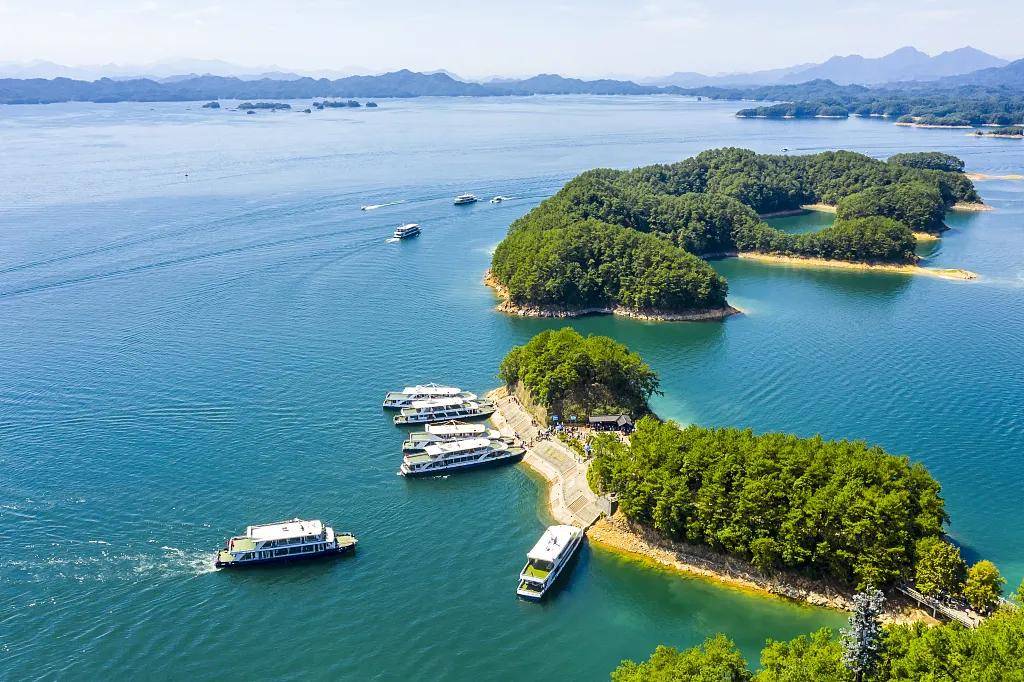 中国最美湖泊top10!一场超震撼的视觉盛宴,你去过几个?思鹿旅行推荐