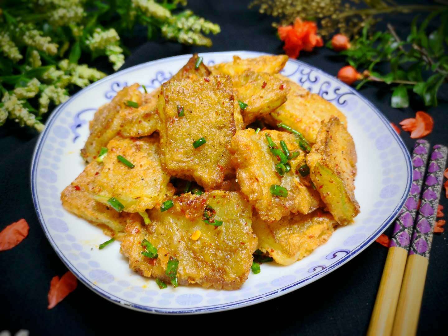 今天小面姨给大家推荐一道"炸冬瓜"的做法.