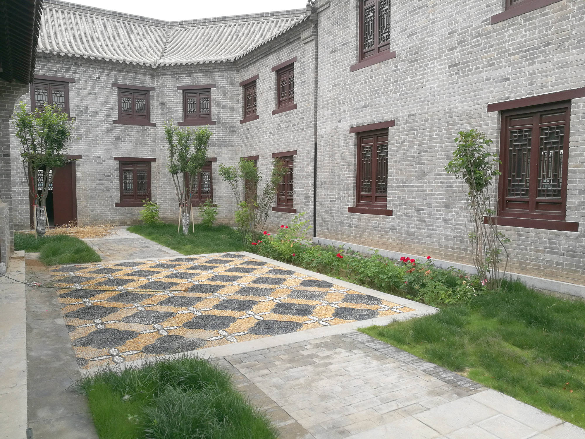 李亚鹤:破败衰朽的野公园,是九十年代儿童的梦想天堂