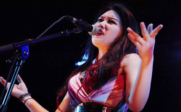 曾因喝酒导致面瘫,好声音导师为争夺她险些翻脸,今过得让人心疼_李琪