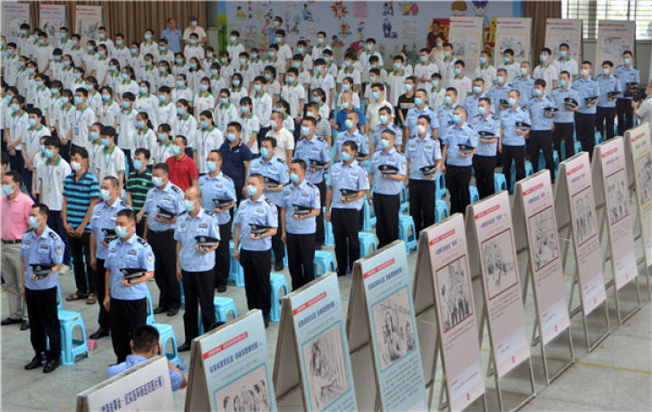 市禁毒委副主任,禁毒办主任,市公安局党委副书记,常务副局长蔡锦荣,市