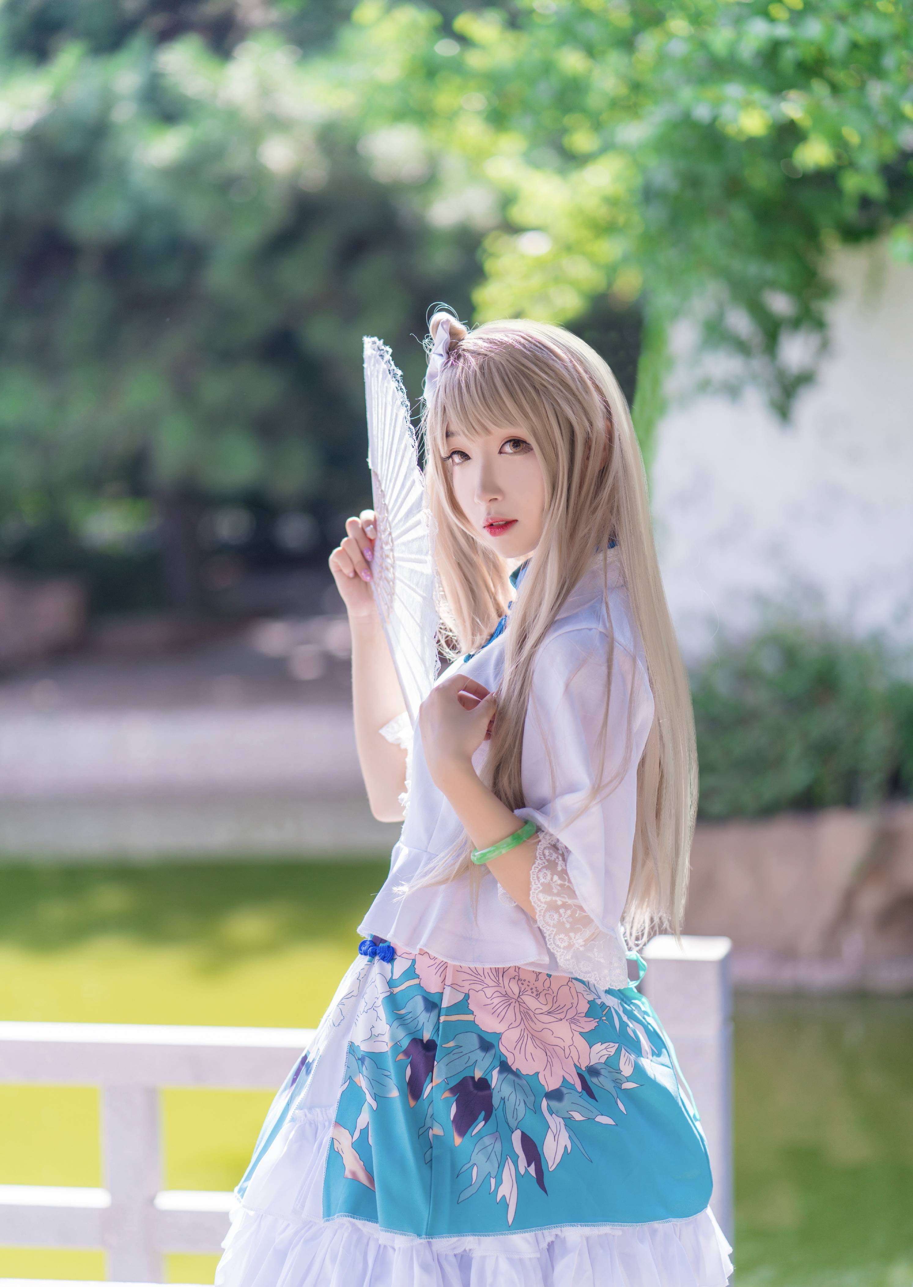 cos一把红纸伞一只笑靥如花的南小鸟