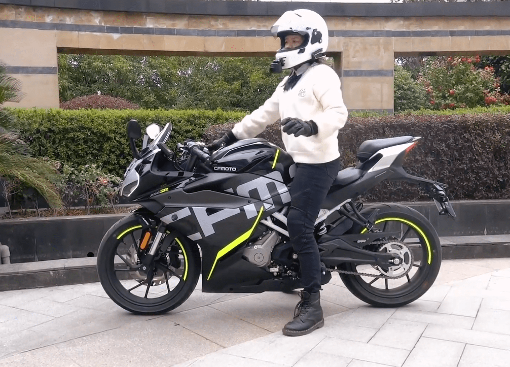 抖音网红女骑士必备车型春风250sr究竟有什么魔力