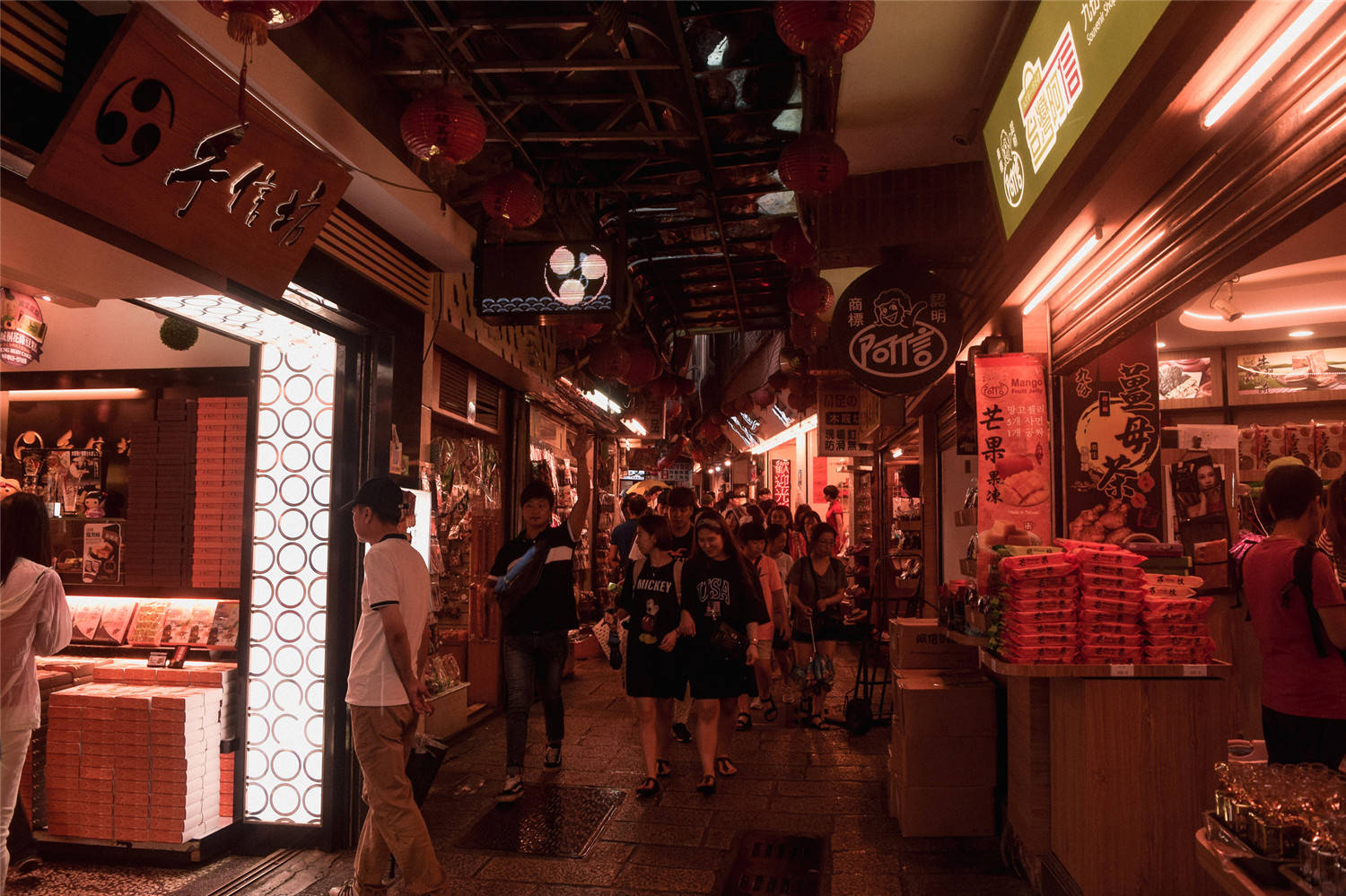 原创中国地摊经济最成功的省份成功打造出闻名世界的夜市文化