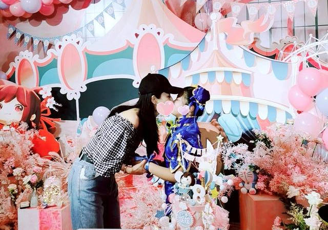 原创薇娅帮女儿追星宋威龙引争议宋威龙送奥数书正确引导