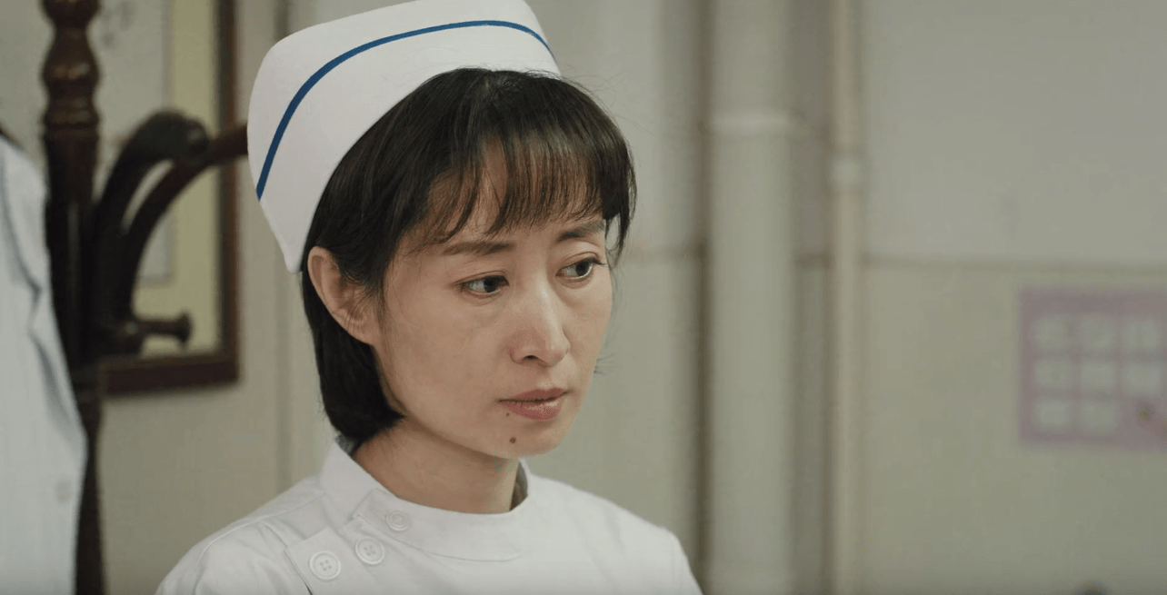 电视剧燃烧多面女神刘敏涛护士长造型再次挑战新角色