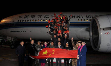 有一种撤侨叫中国式撤侨外国友人这哪是撤侨这更像是阅兵