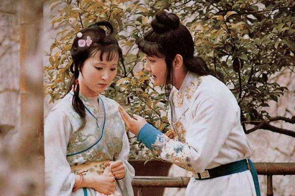 林黛玉和贾宝玉cp并非原配,她和甄宝玉以何面目续前缘?细思极恐