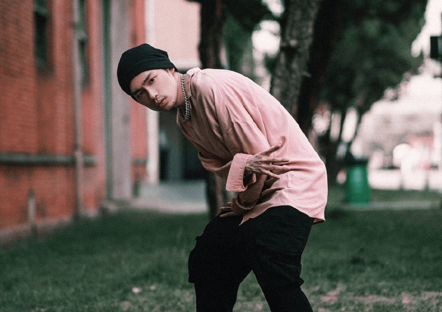 《新说唱》中的铁憨憨小鸭哥,到《说唱听我的》却拿了卖萌的剧本