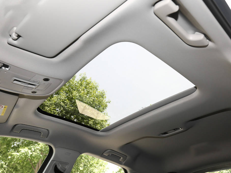 优美的车顶抛物线 充满科技感的数字座舱 奥迪q3轿跑车型分析导购