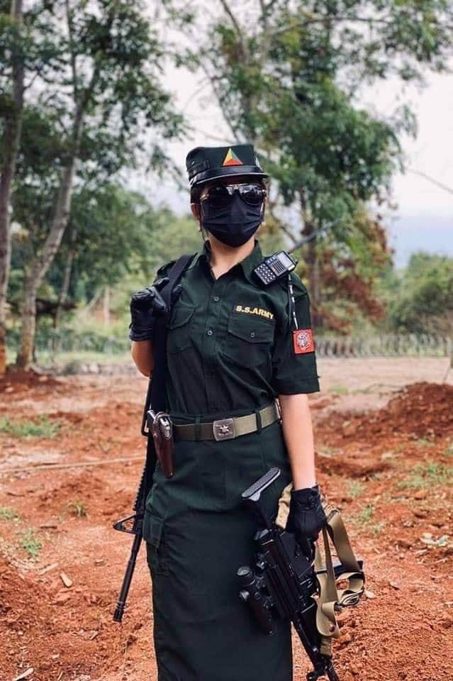 缅甸女兵佤邦图片
