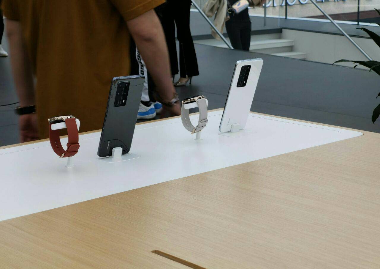 华为p40 pro 将于6月25日在欧洲上市,送华为watch gt2和无线充电支架!