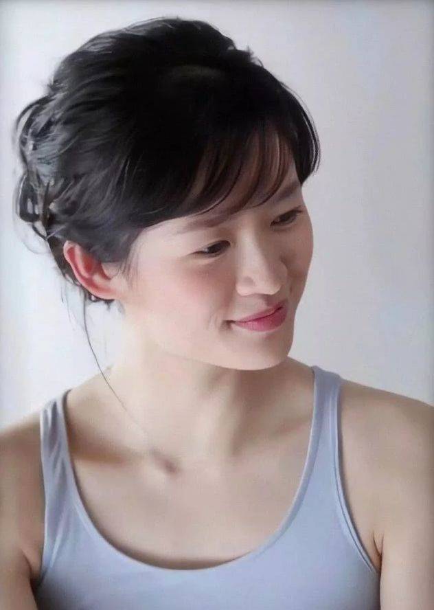 原创章子怡罕见老照片,在那个没有美颜滤镜的年头,依旧美得倾国倾城