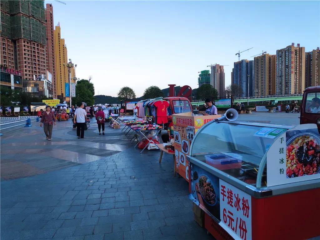 逛夜市,摆地摊……属于盐亭的人间烟火气!