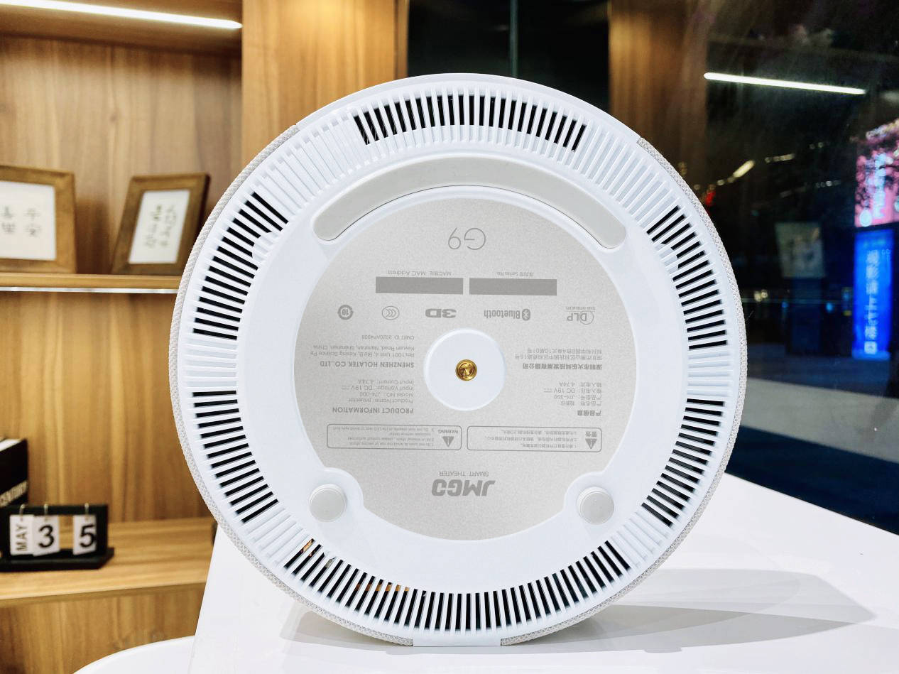 坚果g9抢先看:影院级观影体验,强大娱乐功能畅享宅家时光