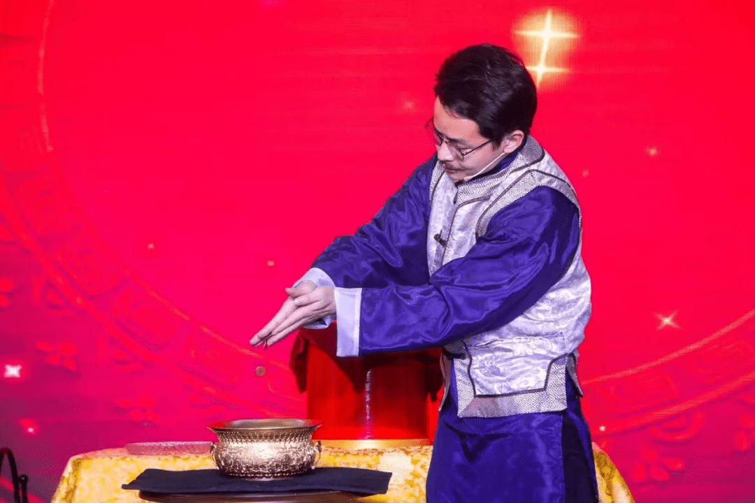 演出回顾中国风魔术秀古往今来国潮魔术专场亮相青岛