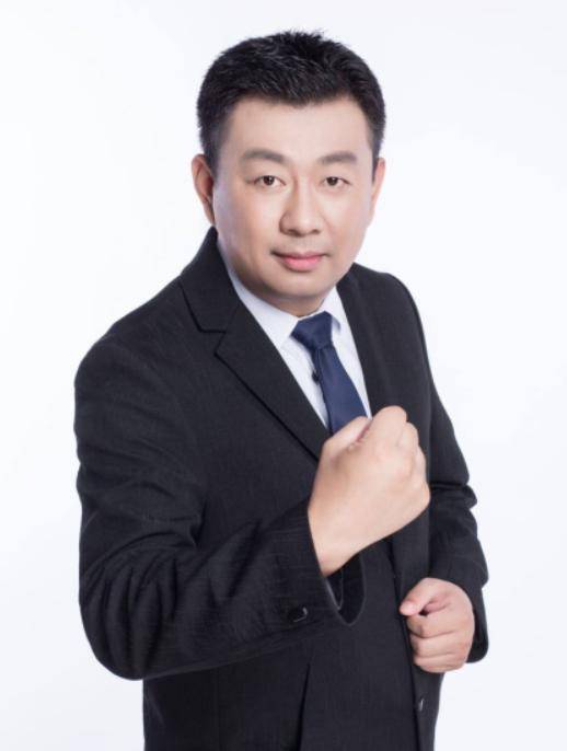 四海一家皆为苍生同顶苍穹共度时艰清江河谷刘振听武汉战疫