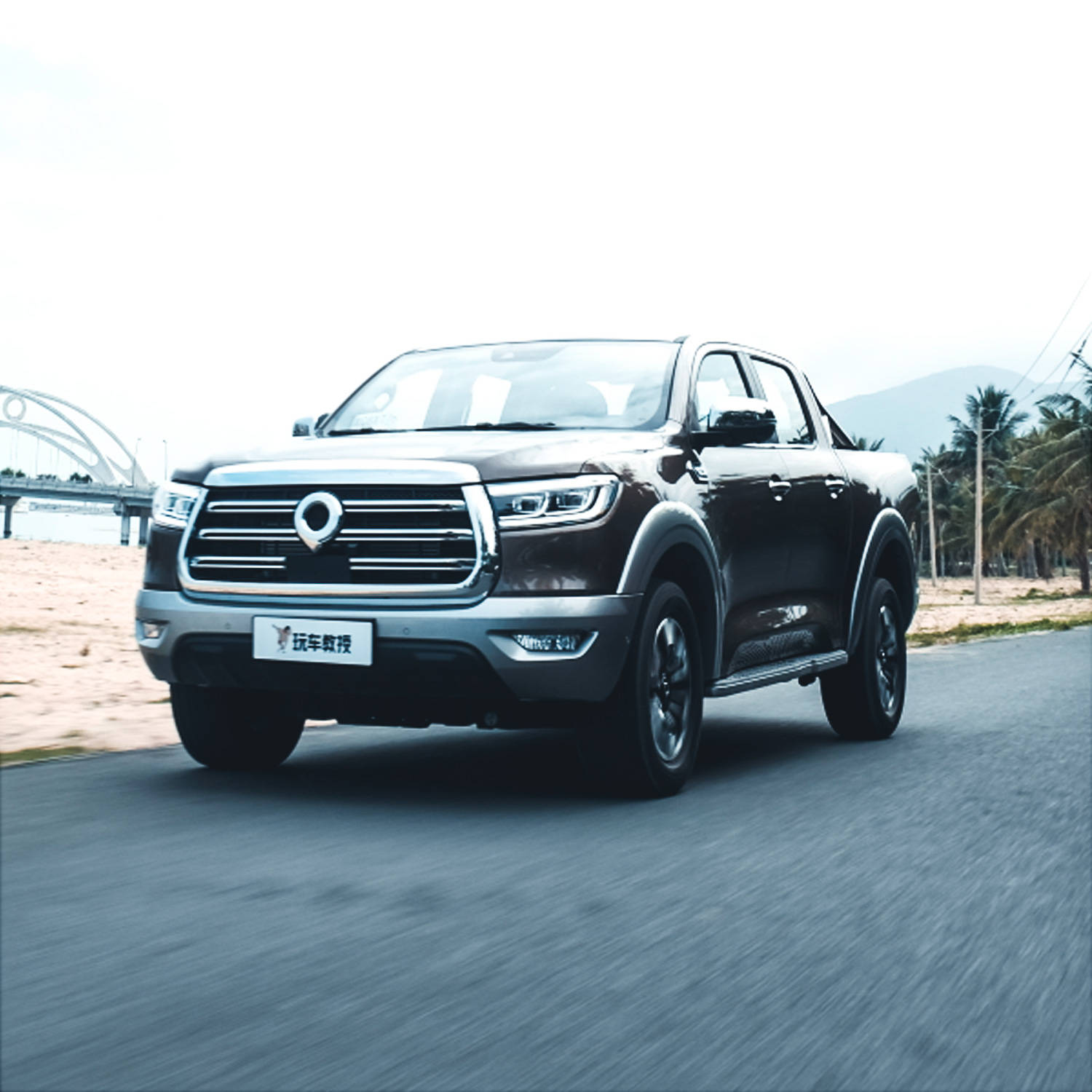 长城炮生活体验官 置身万宁仙境 畅享踏浪乐趣