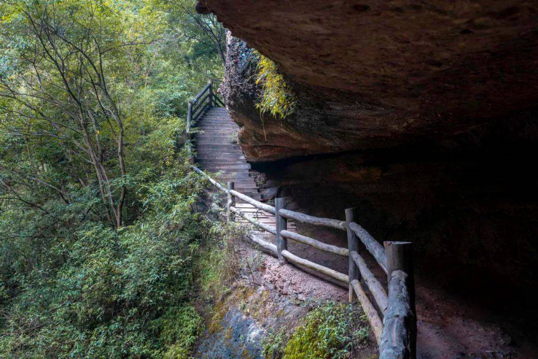 脚步丈量剑门关栈道让你秒懂徒步者心中的私藏圣地