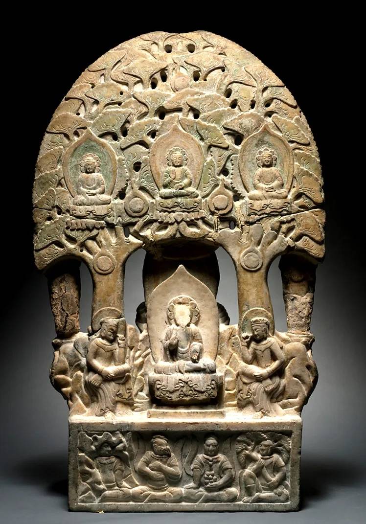 罕见的北齐石雕交脚弥勒佛像