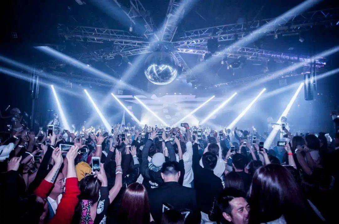 马尼拉的夜生活对于国人来说是非常非常值得体验的.