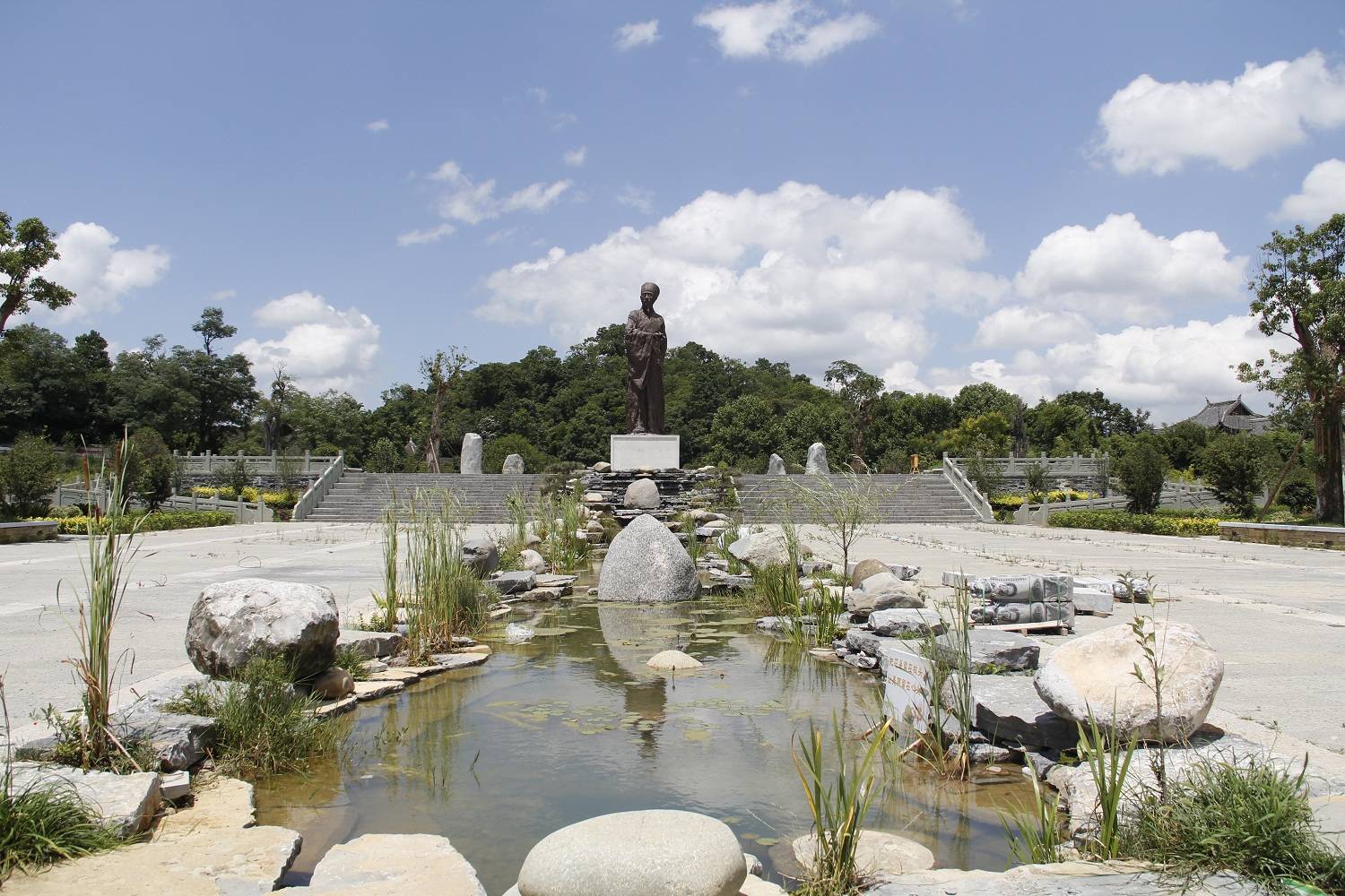 修文中国阳明文化园中国阳明文化园位于修文县,占地3500余亩,是一个以