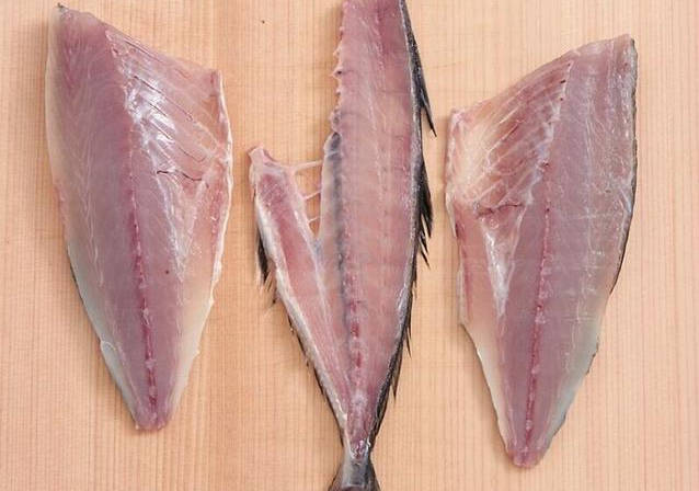 「大名切鱼法」完美分离鱼肉鱼骨