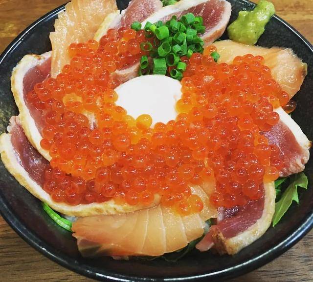 【大阪】超强海鲜丼饭,让你感受最新鲜的美食之旅!