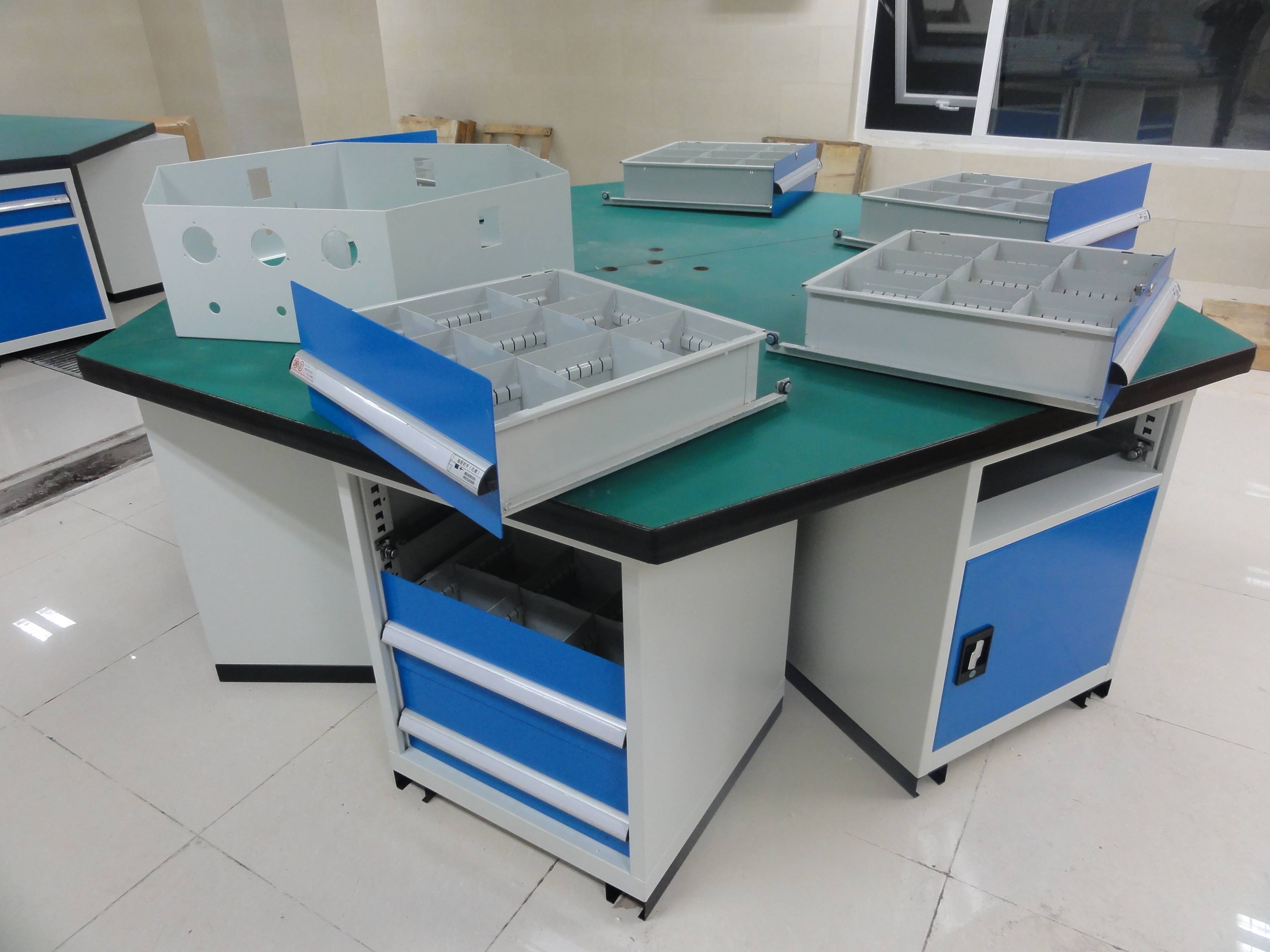 六工位钳工台_六角钳台钳桌_六人钳工工作台常用款式有哪些