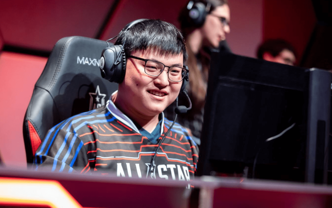 lpl解说记得泪洒现场谈uzi改变自己人生小狗的举动太伟大