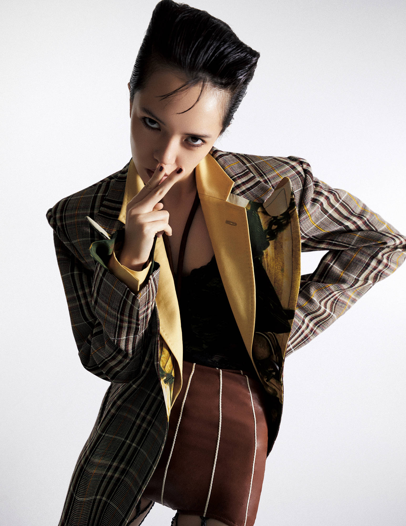 陈园园拍摄《红秀grazia》时装大片"格纹万花筒"