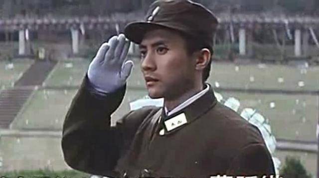 老戏骨年轻颜值大比拼:如果以为汤镇宗稳赢,那你就错了_张志坚