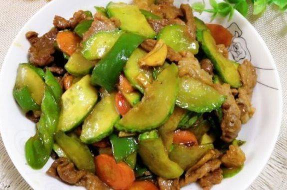 黄瓜炒肉片