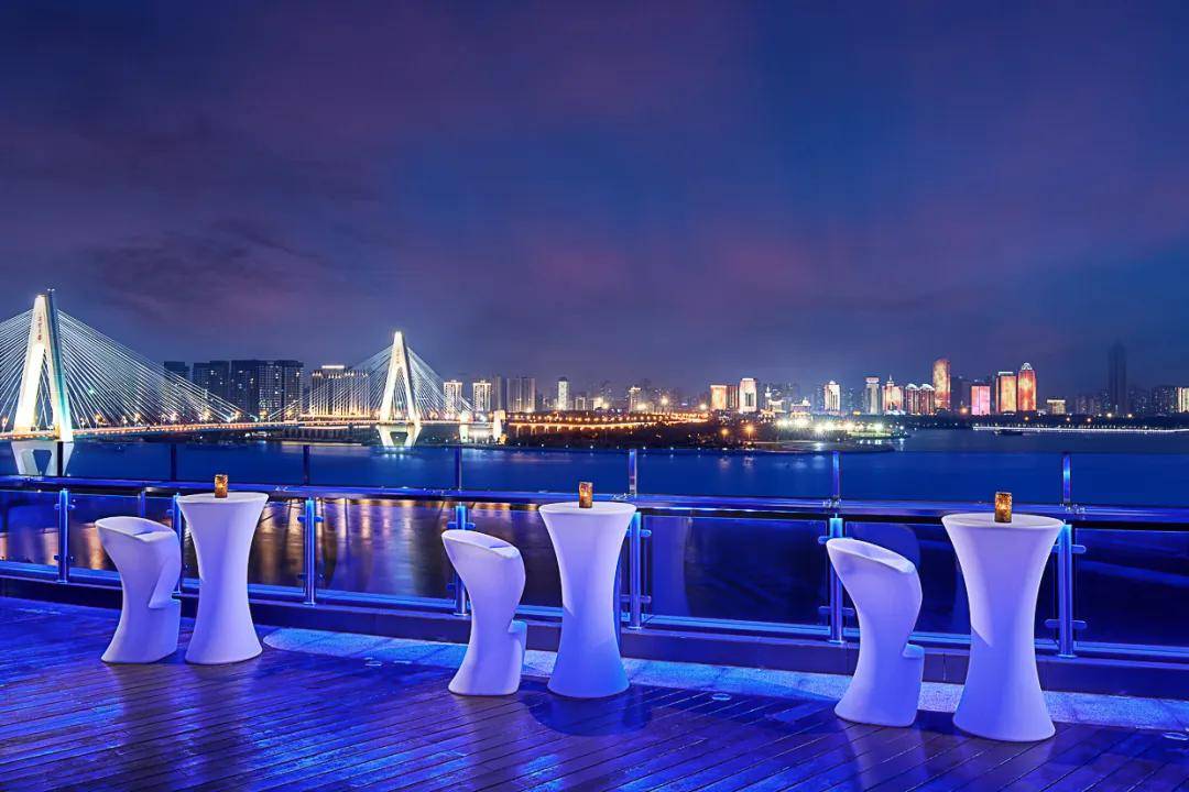 海口华彩华邑酒店任命邓湘黔先生为酒店总经理