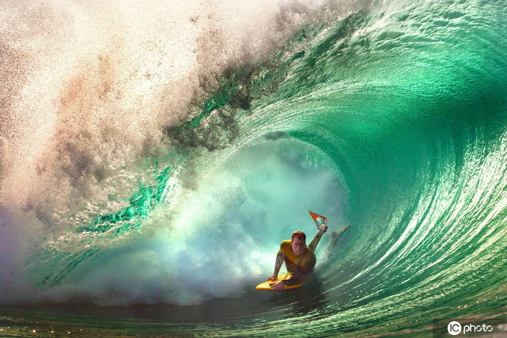 夏日搏击风浪!云赏全球十大最美冲浪胜地