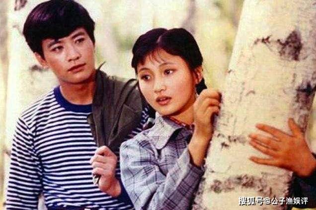 80年代当红小生周里京,妻子遇害很受伤,如今平淡当教授_张巍