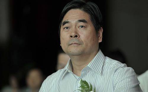 原创千亿富豪王振华上热搜背后的家族信托和金融版图同样值得关注