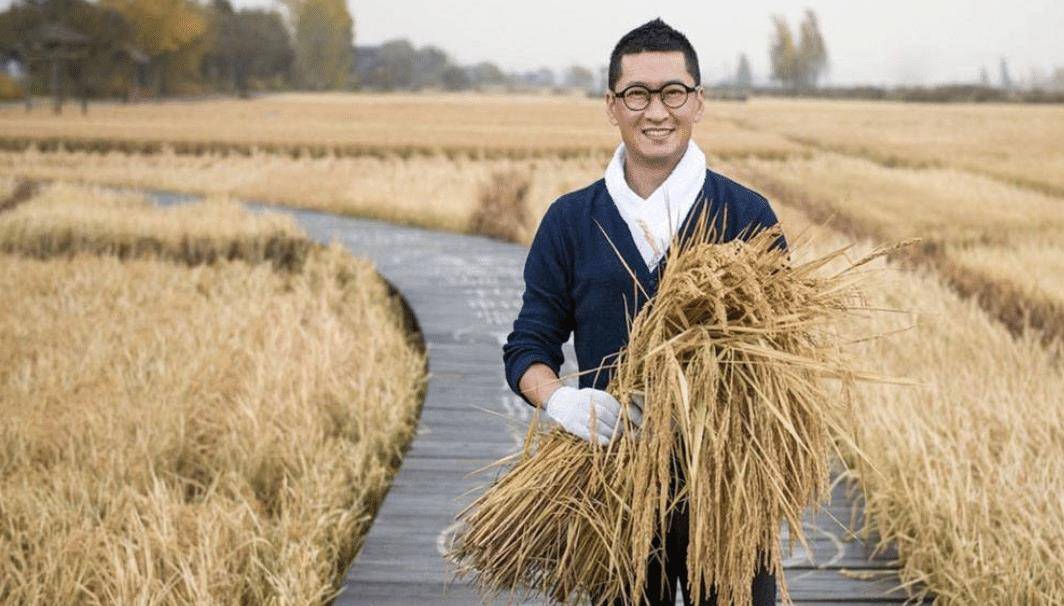 周杰承诺捐赠大米未兑现,网友怒称"诈捐",本人晒记录证明真相