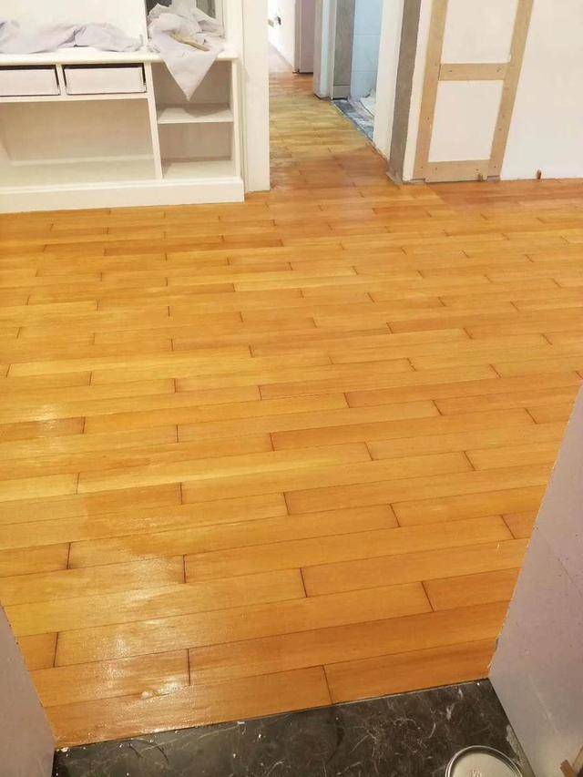 室内实木地板刷木蜡油效果