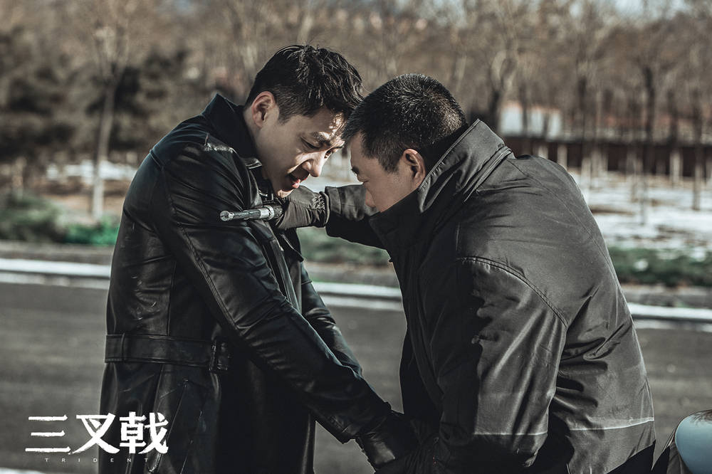 比起跌宕起伏的剧情,《三叉戟》搞笑温情的剧情路线,更合当下观众的