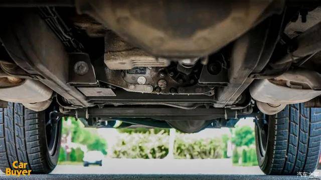 底盘的机械感很强势.